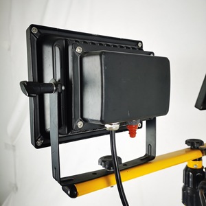 Projecteur de travail LED double 30W avec trépied sac à dos réglable 1,6 m, portable pour extérieur - Product Image 2