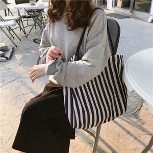 Canvas Lining Shoulder <b>Bag</b> - Product Image 3