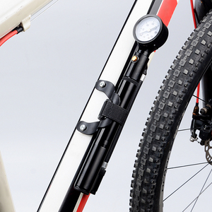 Mini <span class=keywords><strong>pompe</strong></span> à vélo en aluminium portable Double <span class=keywords><strong>Action</strong></span> 300PSI avec valve Presta pour vélos - Product Image 5