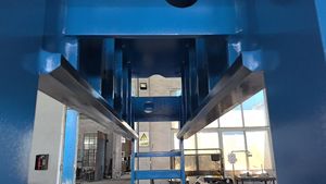 <span class=keywords><strong>VEKTOR</strong></span> JMDY80/25 presse hydraulique à quatre colonnes 80 tonnes 380V PLC CNC moteur et pompe avec jauge usine de Chine directe nouveau - Product Image 5