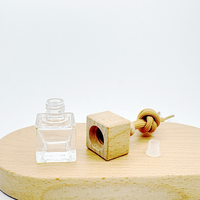 Bouteilles de diffuseur de parfum pour voiture en verre suspendu de forme carrée de 5 ml, 8 ml, 10 ml, vides, avec bouchon à vis en bois, sérigraphiées