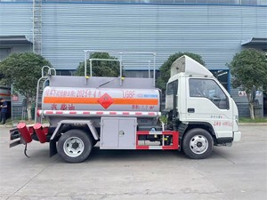 Camion-citerne Foton 4x2 de petite capacité pour le transport de carburant, d'huile, de diesel, d'essence, de GNC, de GPL à vendre - Product Image 3