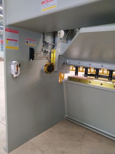 Máy Huaxia Máy Cắt Thủy Lực <span class=keywords><strong>CNC</strong></span> 16*5000 Dòng QC11K Để Cắt Tấm Kim Loại - Product Image 4