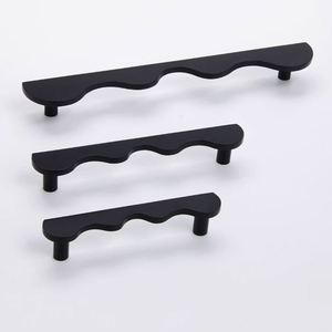 Manijas Personalizadas de Latón Macizo Estilo Europeo para Puertas de Refrigerador, Gabinetes de Vino, Armarios y Cocina - Product Image 5