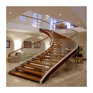 Escalier demi-cercle avec bande de roulement en bois, armature turque, escalier incurvé sur place
