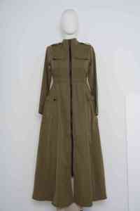 YXC009 Premium Muslimisch-Inspirierter Olivgrüner Langer Trenchcoat mit Reißverschluss & Mehreren Taschen Passender Bambus-Modal-Hijab - Product Image 4
