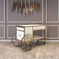 Ventes directes d'usine de chariot de bar à liqueur d'hôtel haut de gamme en acier inoxydable en métal personnalisé chariot de service de restauration