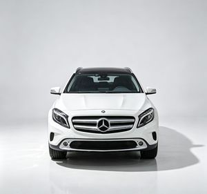 SUV de luxe <span class=keywords><strong>Mercedes</strong></span>-Benz <span class=keywords><strong>GLA</strong></span> <span class=keywords><strong>220</strong></span> 4MATIC AWD 2017 |   Éclairage ambiant 64 couleurs |   Exportation automobile chinoise - Product Image 3