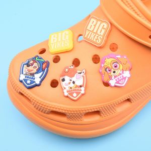 Animal lindo dibujos animados deporte comida chica <span class=keywords><strong>Karol</strong></span> <span class=keywords><strong>G</strong></span> zapato decoración zuecos encantos Pvc zapato hebilla Pvc zapato encantos para dama - Product Image 2