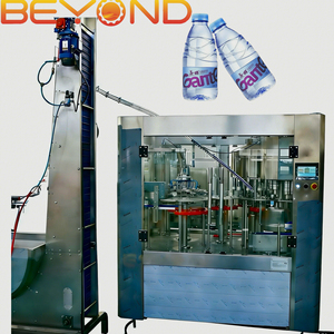 Machine d'embouteillage d'<span class=keywords><strong>eau</strong></span> automatique avec production d'<span class=keywords><strong>eau</strong></span> pure, capacité <span class=keywords><strong>de</strong></span> 2000-6000 BPH pour bouteilles <span class=keywords><strong>de</strong></span> 330 ml à 1500 ml - Product Image 1