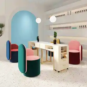 독특한 패브릭 유럽 가구 고급 미용실 장비 세트 가구 홈 현대 매니큐어 테이블과 의자 세트 현대
