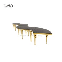 Tables modernes noires en demi-lune serpentin pour mariage, événements, location, salles de banquet, mobilier d'hôtel