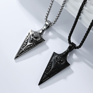 Collar con Colgante <span class=keywords><strong>de</strong></span> Acero Inoxidable 316L Antideslustre, Diseño <span class=keywords><strong>de</strong></span> la Lanza Gungnir <span class=keywords><strong>de</strong></span> Odín con Cuervo y Runas Nórdicas, para Hombre - Product Image 1