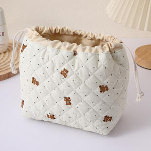 Sac de maquillage personnalisé en coton matelassé à fleurs avec cordon de serrage, sac de <span class=keywords><strong>toilette</strong></span> de voyage mignon, sac de rangement pour cosmétiques, sac cadeau pour femmes et filles - Product Image 5