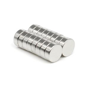 <span class=keywords><strong>Aimant</strong></span> en néodyme rond de petite taille en vrac 8x5 <span class=keywords><strong>Aimant</strong></span> industriel NdFeB <span class=keywords><strong>puissant</strong></span> et <span class=keywords><strong>puissant</strong></span> <span class=keywords><strong>pour</strong></span> le soudage et le pliage - Product Image 2