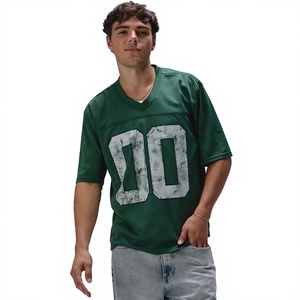 Camiseta de Fútbol Americano Verde para Hombre, Cuello en V, Manga Corta, Números del Equipo Impresos, Poliéster Transpirable, Corte Regular, Ropa para Todas las Temporadas - Product Image 1