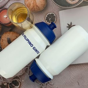 Bouteille d'eau de sport en plastique sans BPA avec impression de logo personnalisé, vente en gros, gourde de cyclisme, tasse d'eau pour les voyages en plein air - Product Image 3