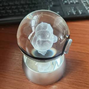 Vente directe d'usine, boule de <span class=keywords><strong>cristal</strong></span> de 5 cm, lumière nocturne 3D en forme de Poké Ball, articles promotionnels, boule de verre laser 3D pour cadeau d'enfant - Product Image 3