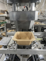Automatische machine voor het vormen van achthoekige kartonnen wegwerpverpakkingen voor eten, machine voor het maken van wegwerpverpakkingen voor fastfood