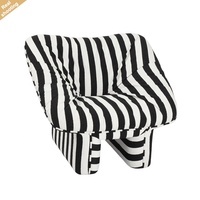 Fauteuil d'appoint moderne et élégant haut de gamme, tissu rayé noir et blanc, chaises longues pour salon
