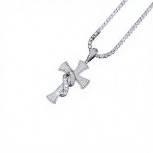Pendentif Croix Squelette Style Hip-Hop en Moissanite, Monture Griffe en Argent Sterling 925, Certifié par un Certificat Tierce Partie - Product Image 2