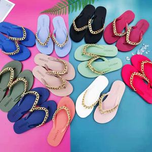 Nuevas Sandalias planas de tacón alto a la moda para mujer, zapatos de playa de verano, cadena de estilo coreano, zapatillas de <span class=keywords><strong>agua</strong></span> para exteriores con diamantes de imitación - Product Image 4