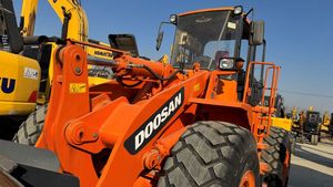 Alta calidad de segunda mano Doosan 2017 earthmover usado Doosan loaderr con excelentes condiciones de trabajo para la venta - Product Image 5