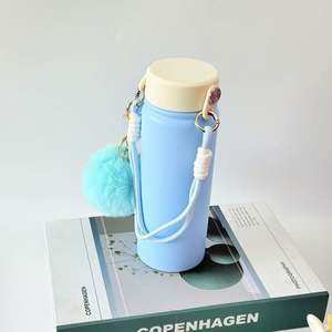 Bouteille isotherme sport en acier inoxydable avec revêtement en caoutchouc, grande ouverture, 650 ml et 1000 ml, avec poignée et couvercle plat, pour une conservation thermique de 12 à 24 heures - Product Image 2