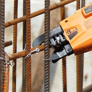 Máquina Portátil y Eficiente para Atar Varillas con Panel <span class=keywords><strong>de</strong></span> Control Inteligente para una Atadura Rápida y Segura en Estructuras <span class=keywords><strong>de</strong></span> Hormigón - Product Image 4