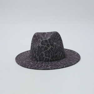 Sombrero vaquero occidental con estampado de leopardo para mujer, sombrero retro británico de jazz, sombrero cálido de invierno estilo europeo americano para uso diario. - Product Image 2