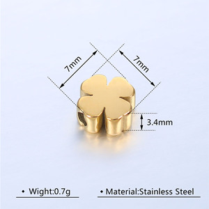 7x7mm ciondolo gioielli fai-da-te inciso in grado di <span class=keywords><strong>Laser</strong></span> che fa accessori distanziatori perline portafortuna in acciaio inossidabile a quattro foglie - Product Image 2