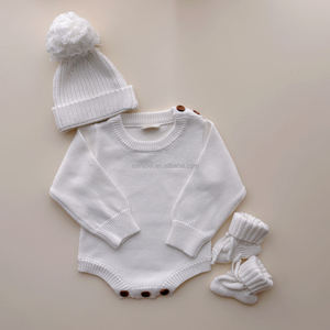 <span class=keywords><strong>Barboteuse</strong></span> tricotée fine <span class=keywords><strong>pour</strong></span> nouveau-né, col boutonné, broderie héritage, tenue de rentrée personnalisable, première tenue, jambes courtes, combinaison tricotée - Product Image 4