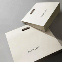 Sac cadeau de luxe recyclable en kraft haut de gamme avec trou, sac à main, sac de shopping pour magasin de vêtements, cosmétiques, artisanat