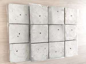 Pierre de pavé en argile gris foncé à face fendue naturelle de forme carrée avec dos en maille, durable et traditionnelle - Product Image 2