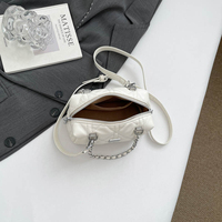 Individuelles Logo Damen Trendige Gesteppte Ketten-Schultertasche Weiche PU-Leder Boston Crossbody Handtasche für Mädchen