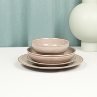 Ensemble de vaisselle en céramique gaufrée à rayures royales, service de table en grès glaçure de couleur grise pour mariage