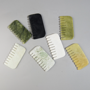 Pettine per Capelli Personalizzato con Logo, 100% Giada Naturale Verde, Pettine per Massaggio alla Testa a Forma di Pesce, Pettine in Giada Nefrite Bianca e Gialla - Product Image 3