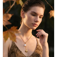 Collier en perles baroques simulées exquises JINYOU 8554, collier avec pendentif en forme de cœur plaqué or en acier inoxydable