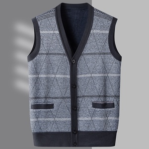 เสื้อกั๊กคาร์ดิแกนถักนิตติ้งสำหรับผู้ชาย น้ำหนักเบา อุ่นสบาย สวมใส่สบาย ทรงเข้ารูป ติดกระดุม แบบไม่มีแขน เสื้อสเวตเตอร์ถักนิตติ้งสำหรับผู้ชาย - Product Image 1