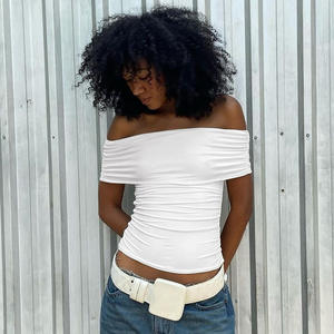 Blusa Elegante de Hombros Descubiertos para Mujer, Color Blanco Sólido, Cuello Plisado, Manga Corta, Estilo Casual para Uso Diario, Ajuste Ceñido de Cuero Genuino - Product Image 3