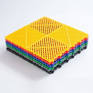 Dalles de sol de garage modulaires en PP robustes, autobloquantes, antidérapantes, imperméables et résistantes à l'usure en plastique - Product Image 3