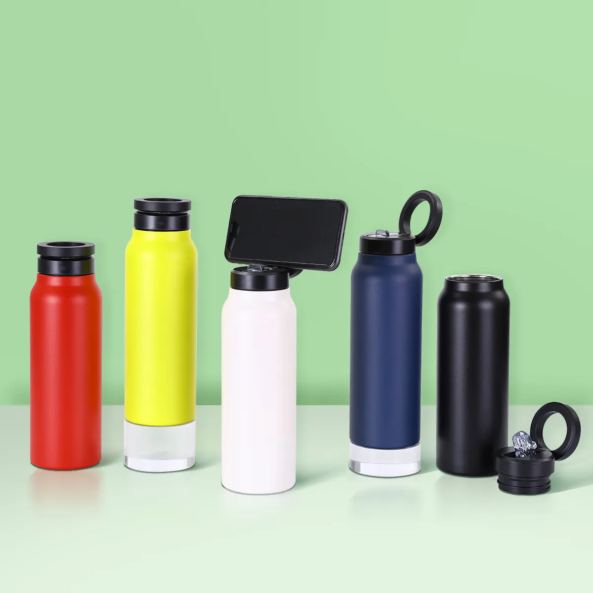 High quality custom logo 750ML Double Wall Stainless Steel Insulated Vacuum Water Bottle with Magnetic Phone Holder.