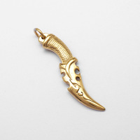 Pendentif Couteau Courbé Vintage Personnalisé en Acier Inoxydable Plaqué Or 18 carats, Collier de Bijoux de Mode Raffinés pour Hommes, Vente en Gros