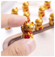 Vente en gros de figurines de chat porte-bonheur en résine, faites à la main et peintes à la main, style japonais Maneki Neko, miniatures pour maison de poupée, décoration de paysage, cadeau