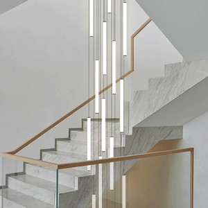 Lampada <span class=keywords><strong>a</strong></span> <span class=keywords><strong>Sospensione</strong></span> LED Moderna e Lussuosa, Illuminazione per Soggiorno, Lampadario <span class=keywords><strong>a</strong></span> <span class=keywords><strong>Sospensione</strong></span> Nero per Soffitto, <span class=keywords><strong>Lampadari</strong></span> in Acrilico per Scale - Product Image 1