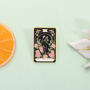 Zwarte Kat Emaille Pin Tarot Kaart Bloemrijk Punk Gotische Broche Reversbadge Sieraden Cadeau voor Vrienden Groothandel - Product Image 2