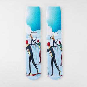 Calcetines de esquí cálidos con estampado digital 3D por sublimación en toda la superficie, de algodón orgánico y bambú reciclado, personalizados al por mayor con MOQ bajo - Product Image 4