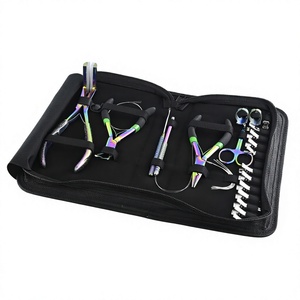 Kit de 9 outils professionnels en acier pour extensions capillaires avec étui : ciseaux à micro-anneaux, pince à micro-anneaux, outil de séparation, 12 pinces et presse à bandes adhésives - Product Image 1