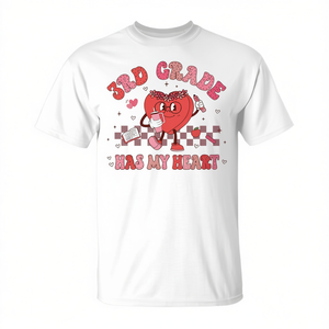 Camiseta de San Valentín para Maestros de Tercer Grado con la frase "Has Mi Corazón", Personalizable, Regalo Promocional para Maestros - Product Image 2