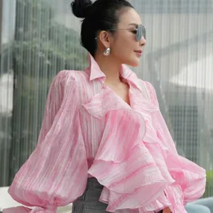 2023女式春秋韩版衬衫粉色皱褶碎花女式衬衫优雅休闲上衣